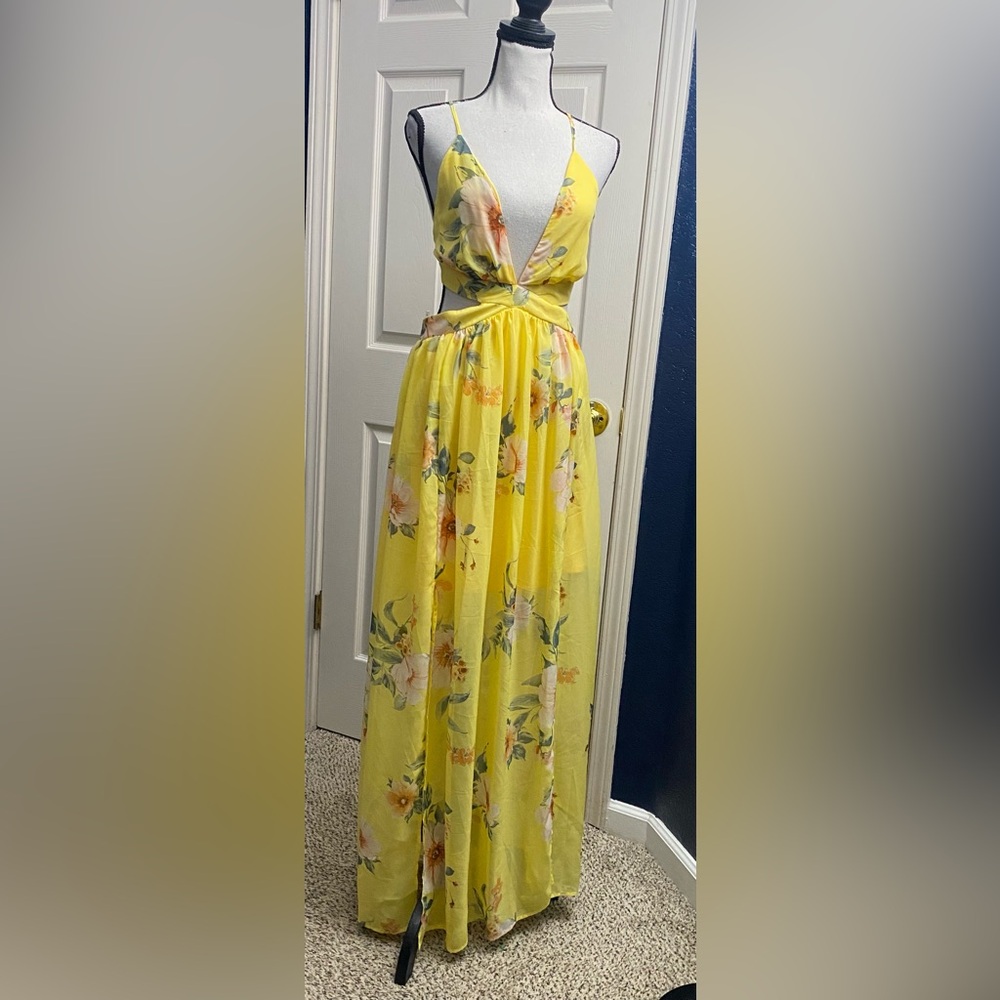 Elegant Yellow Floral Backless Dress